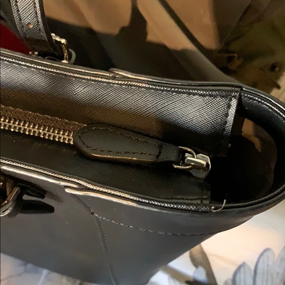 Guess Bag - Picture 3 of 6